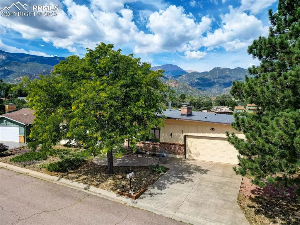 Manitou Springs, CO 80829,138 Palisade CIR