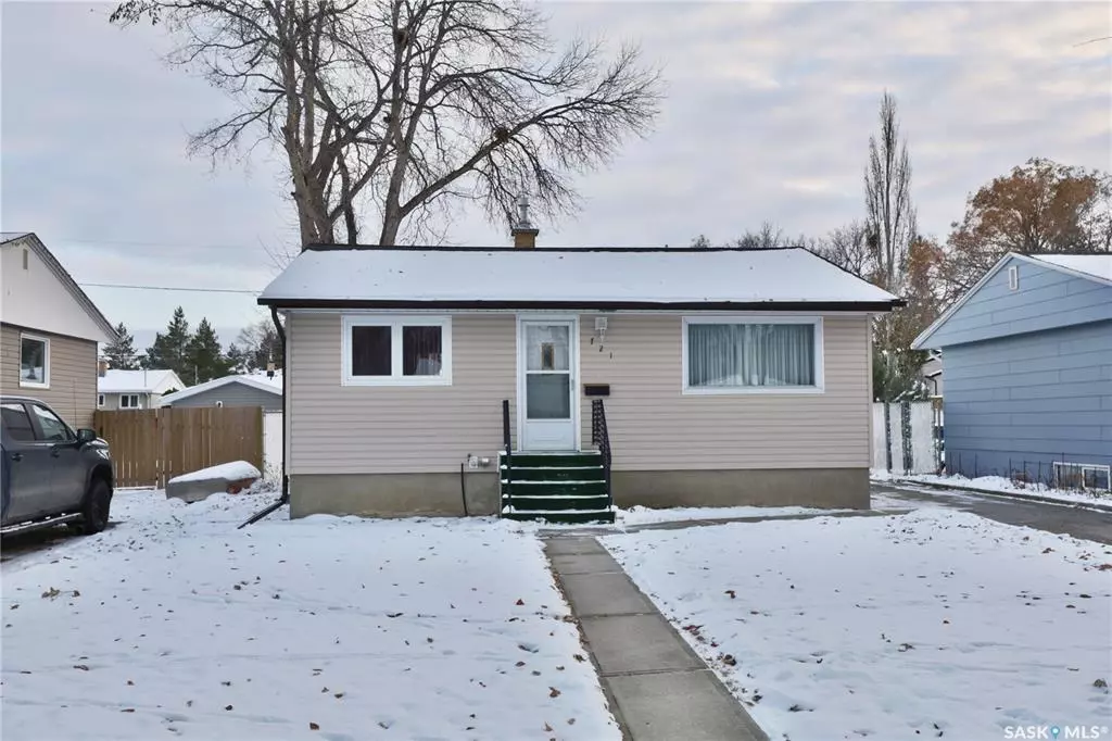 Moose Jaw, SK S6H 5L5,721 Grandview STREET W