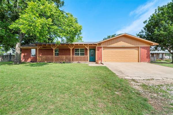 311 Dennis Road, Lipan, TX 76462