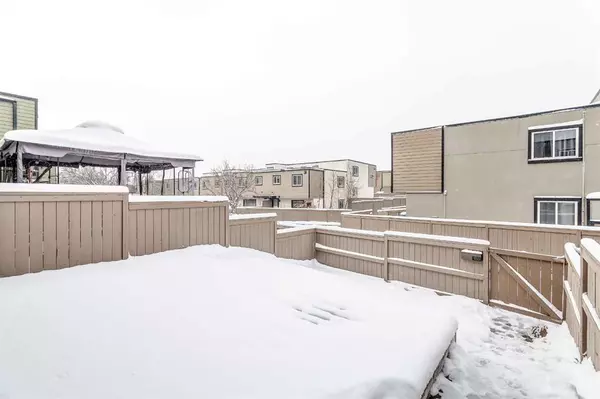 Calgary, AB T3E 3H4,3809 45 ST SW #150