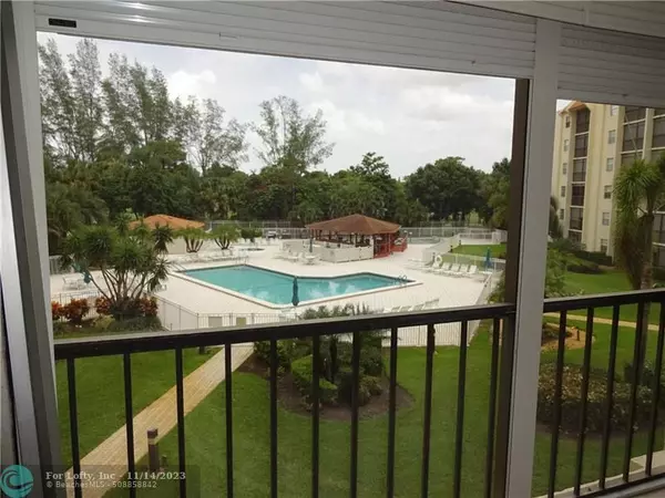 3930 Inverrary Blvd  #305-D, Lauderhill, FL 33319