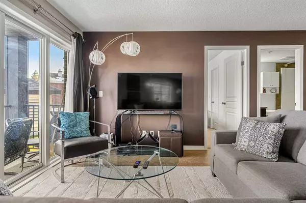 Calgary, AB T2Z 0T8,250 New Brighton Villas SE #116