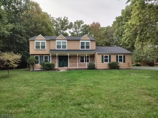 11 Sycamore Ln, Washington Twp., NJ 07853