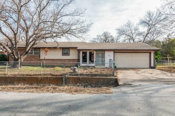 420 N Avenue A, Springtown, TX 76082