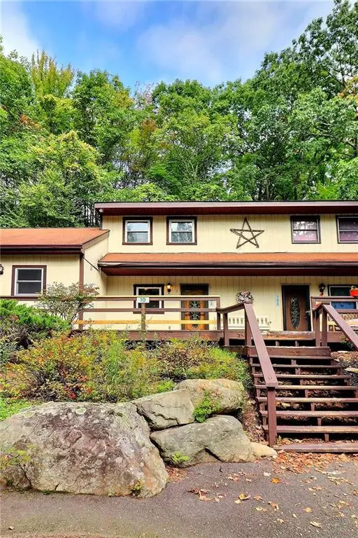 10 Villas Road #103, Mount Pocono Boro, PA 18344