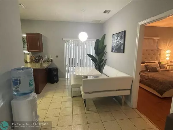 Homestead, FL 33033,364 NE 25th Pl  #103