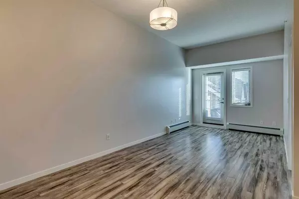 Calgary, AB T3M 2R1,10 Mahogany Mews SE #418