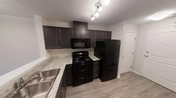 Grande Prairie, AB T8V7G4,10521 84 AVE #308