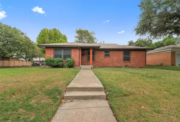 3220 Wesley Street, Fort Worth, TX 76111