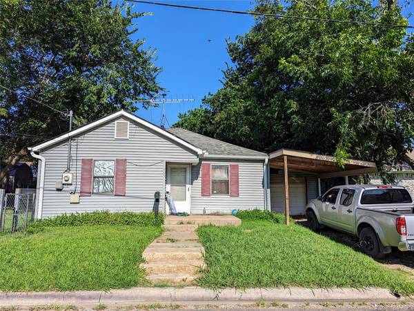 205 Elm Street, Whitesboro, TX 76273