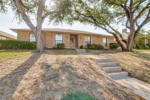 3706 Bishop Hill Drive, Carrollton, TX 75007