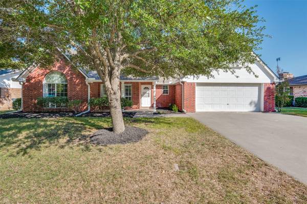 204 Diane Drive, Sanger, TX 76266