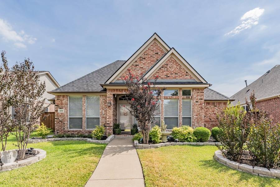 4254 Lake Villas Drive, Fort Worth, TX 76137