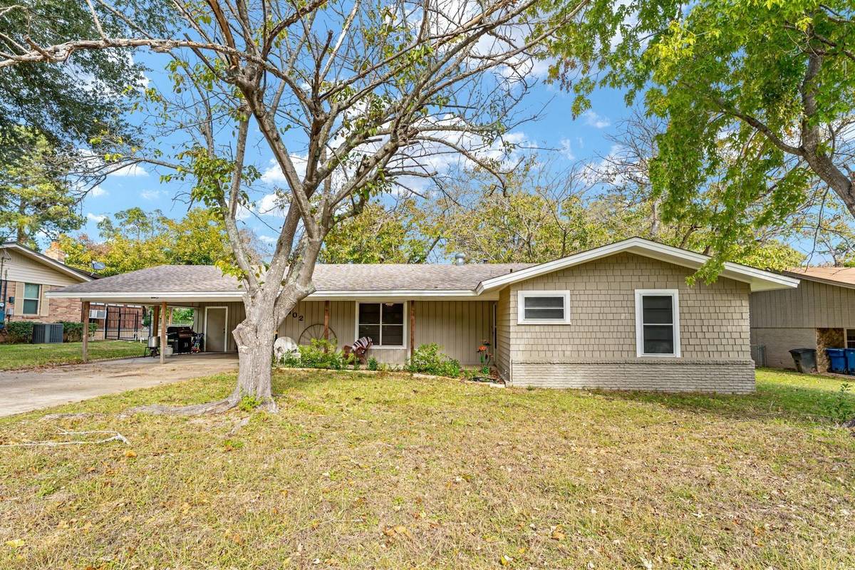 Athens, TX 75751,602 Colonial Drive