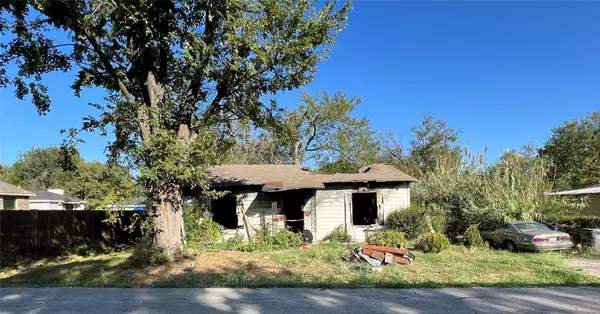 814 N Henry Street, Lancaster, TX 75146