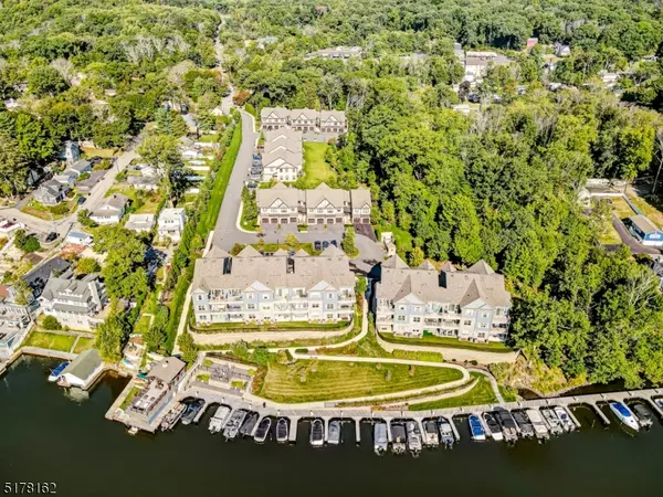 106 Mariners Pointe, Hopatcong Boro, NJ 07843