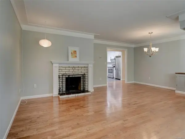 Saanich, BC V8Z 2N8,1080 Mina Ave