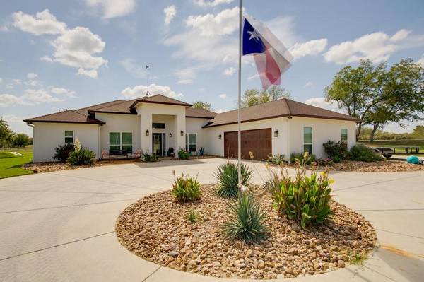 7715 County Road 206,  Grandview,  TX 76050