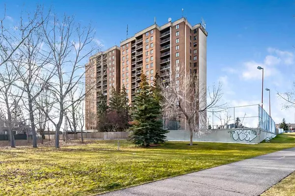 Calgary, AB T3A 2E6,4944 Dalton DR NW #1509