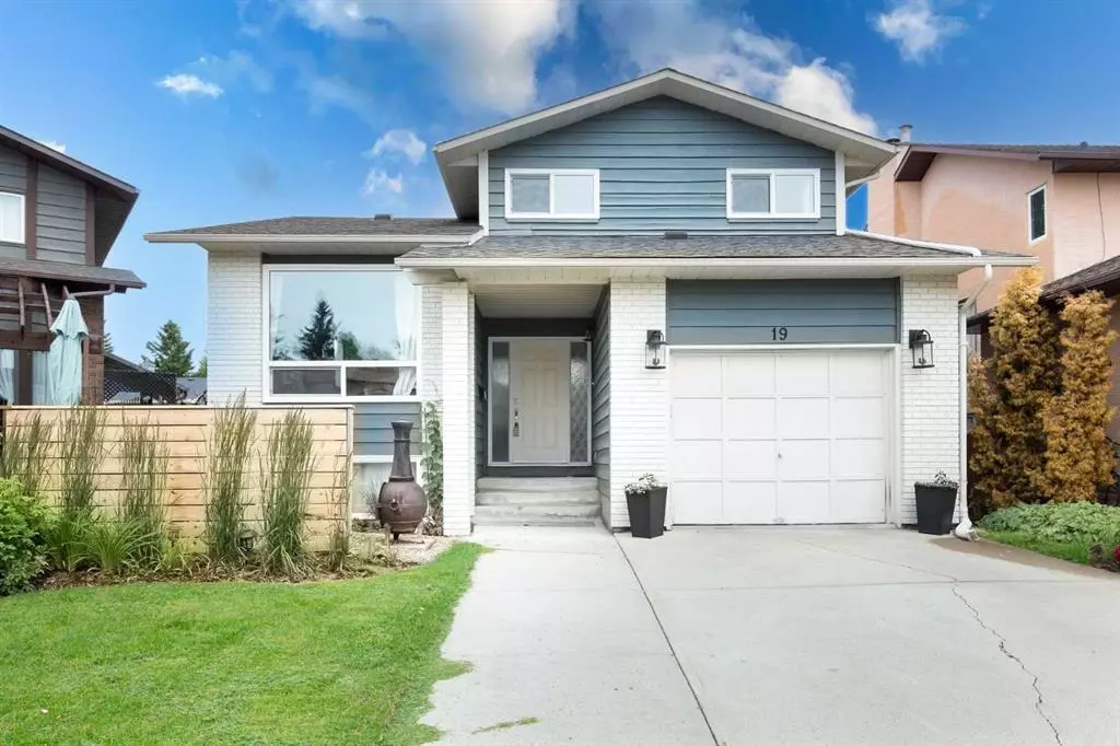 Calgary, AB T2W 4T4,19 Cedarbrook PL SW