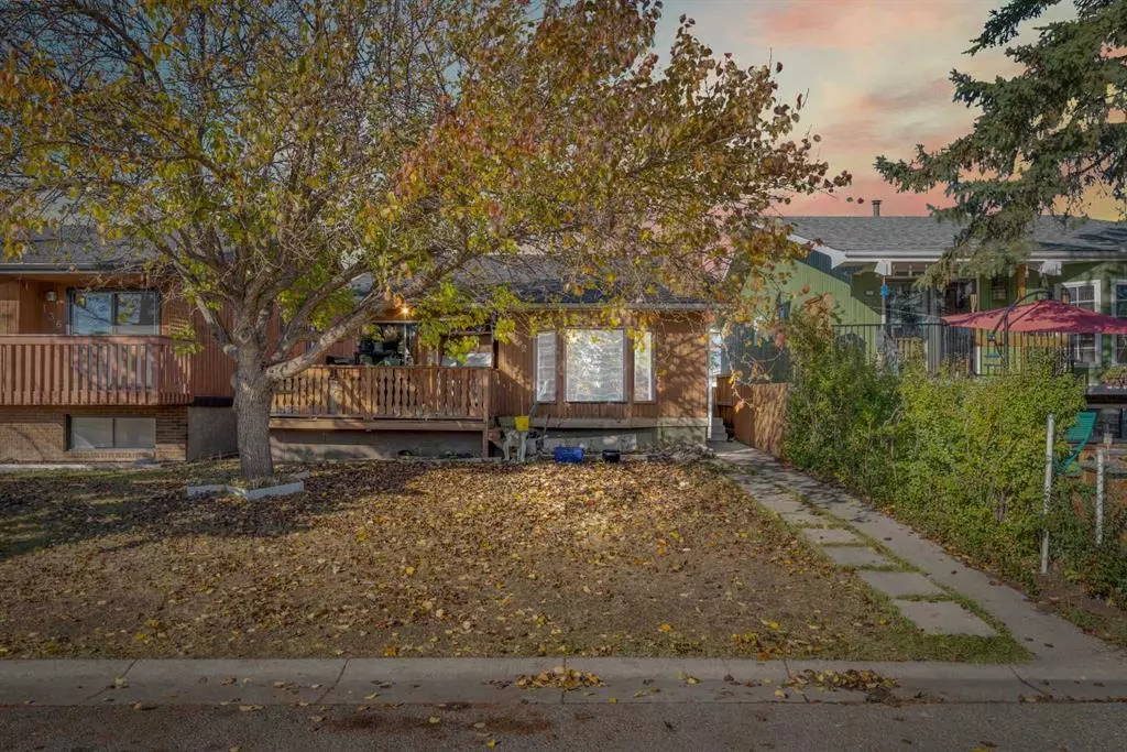 Calgary, AB T2A 6L4,132 Abberfield PL NE