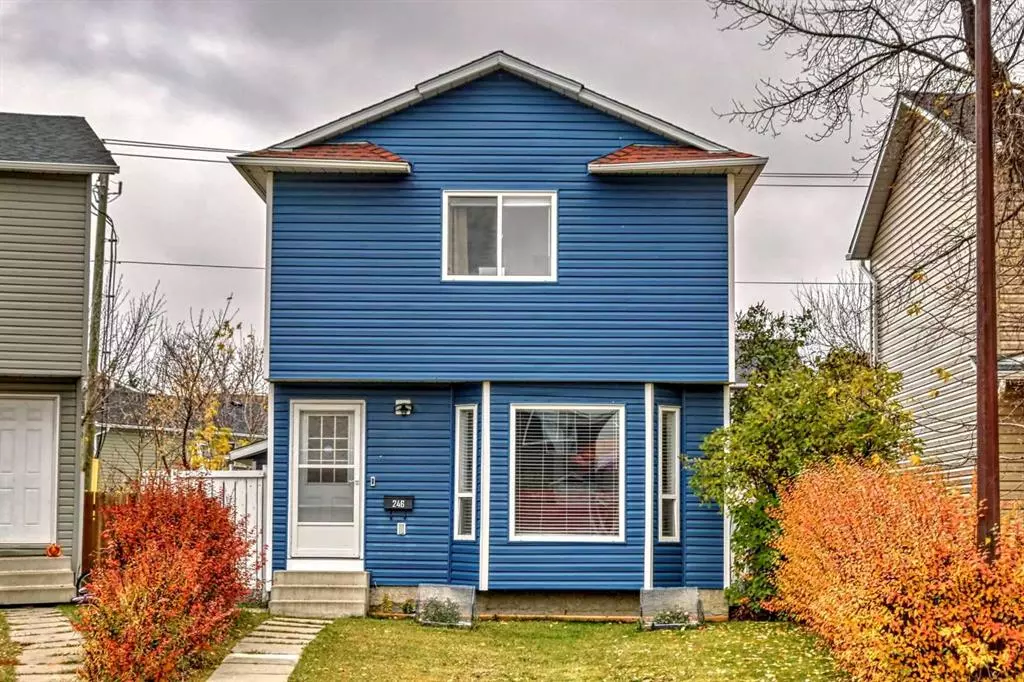 Calgary, AB T3J3E2,246 Martinbrook PL NE