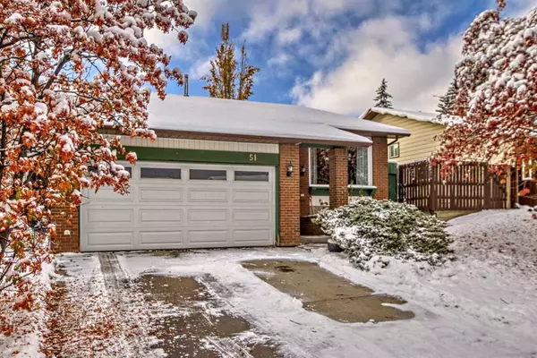 Calgary, AB T3H1L2,51 Strathcona Close SW