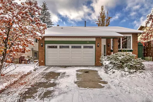 Calgary, AB T3H1L2,51 Strathcona Close SW