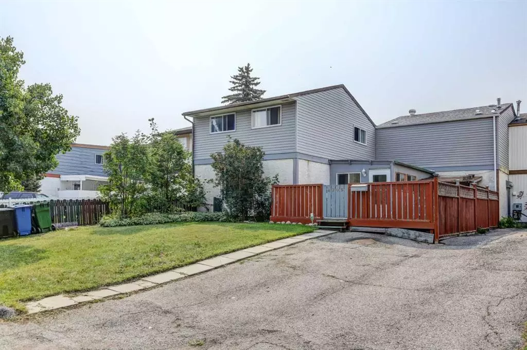 Calgary, AB T2A 3B7,4305 4A AVE SE