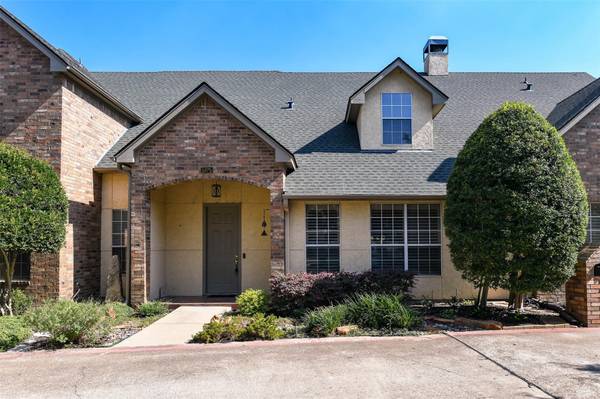 5875 Pecan Chase, Benbrook, TX 76132