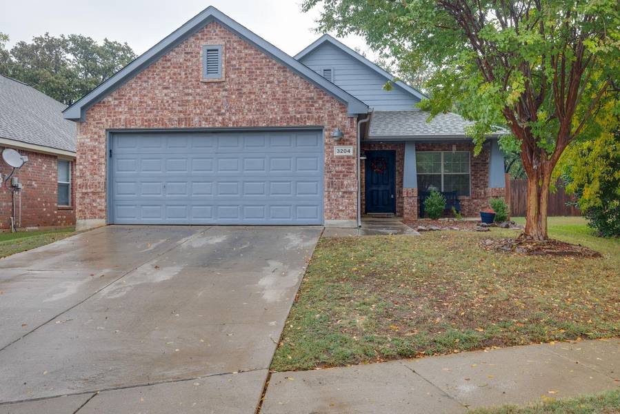 3204 Versante Drive, Bedford, TX 76021