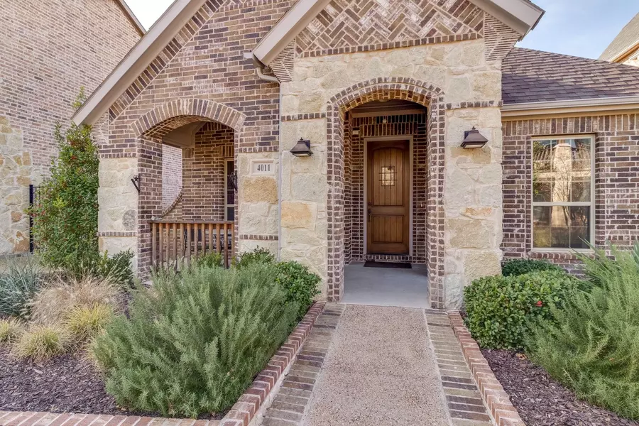 4011 Cinnabar Falls Way, Arlington, TX 76005