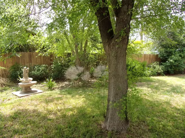 San Saba, TX 76877,1305 W Woodlawn Street