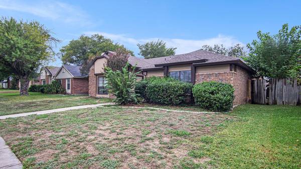 318 Liberty Place, Grand Prairie, TX 75052