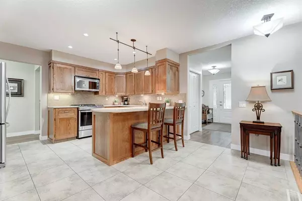 Calgary, AB T3B 4K7,107 Silver Hill WAY NW