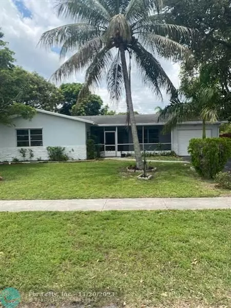 4560 NW 3rd Place, Plantation, FL 33317