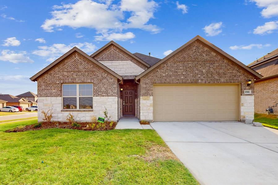 8908 Wheat Penny Court, Fort Worth, TX 76131