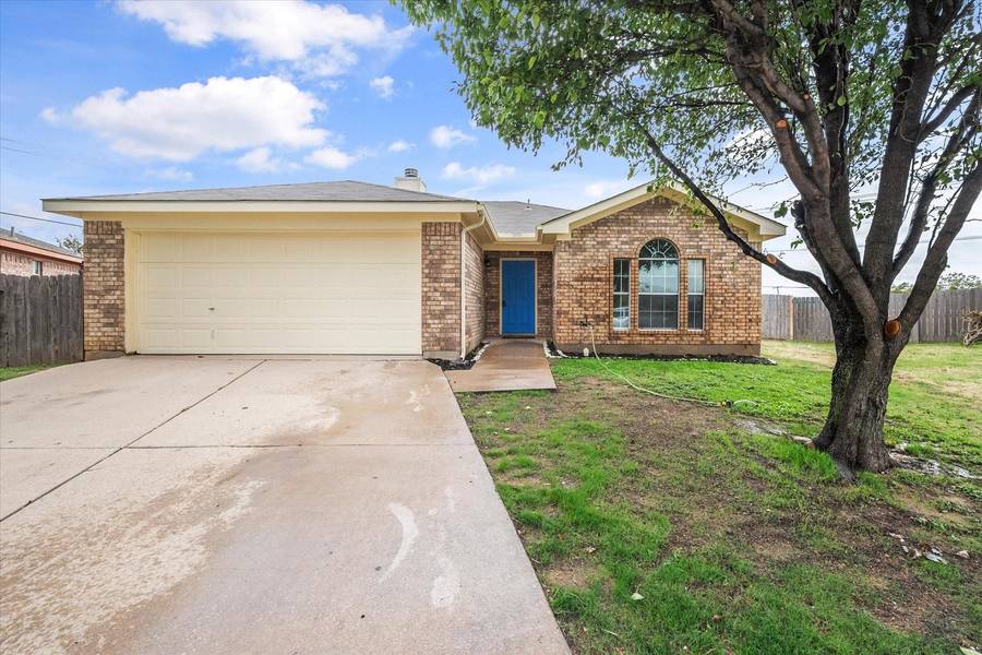 7429 Avington Way, Fort Worth, TX 76133