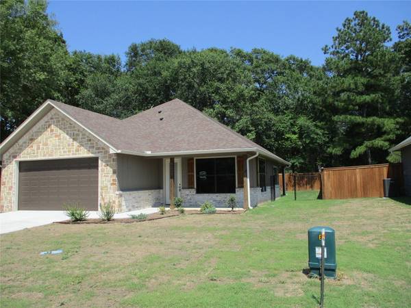 111 Oak Street, Emory, TX 75440