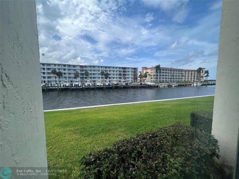 North Palm Beach, FL 33408,125 Shore Ct  #105B