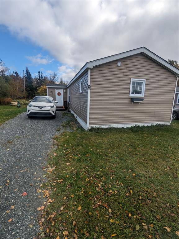 9 Curtiss Avenue, Gander, NL A1V2E5