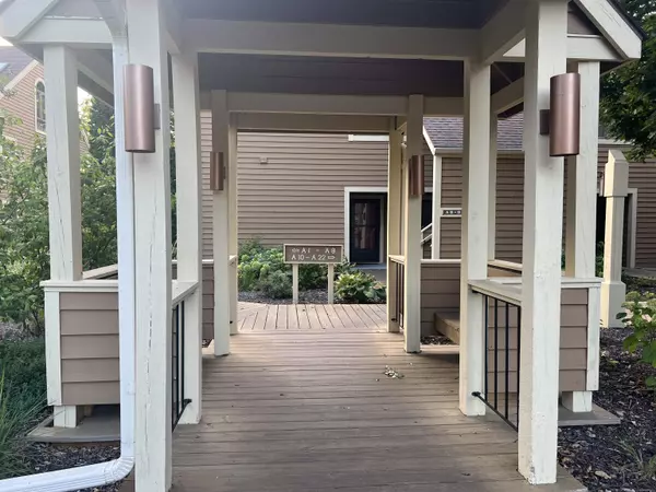 Galena, IL 61036,LA 10 Long Bay Drive