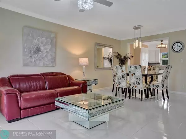 Sunrise, FL 33322,9301 Sunrise Lakes Blvd  #302