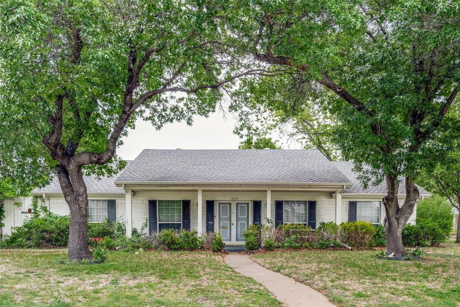 1559 Mapleton Drive, Dallas, TX 75228