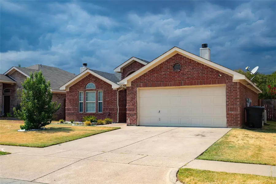 4800 Sapphire Lane, Granbury, TX 76049