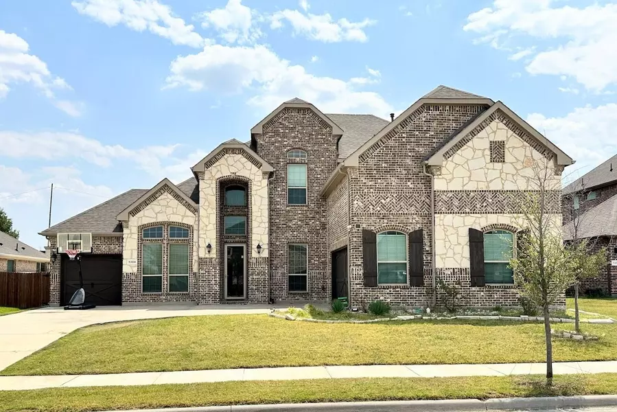 1304 Cecilia Court, Arlington, TX 76002