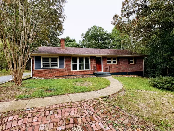 211 Maple DR, Madison Heights, VA 24572