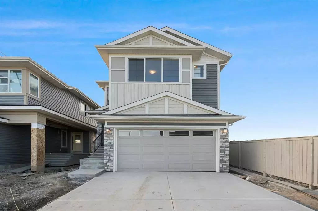 Airdrie, AB T4B 3N7,851 Bayview TER