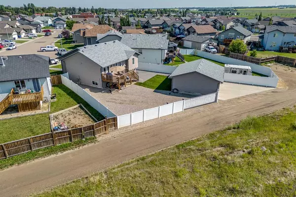 Penhold, AB T0M 1R0,42 McDougall Close