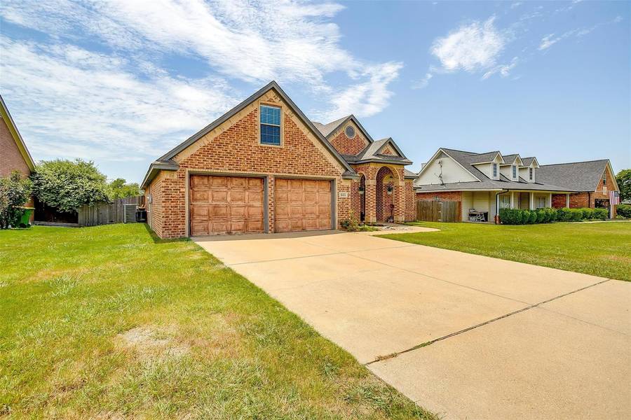 521 Mckittrick Court, Godley, TX 76044